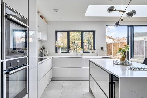 undefined, Kingswood Avenue, South Croydon