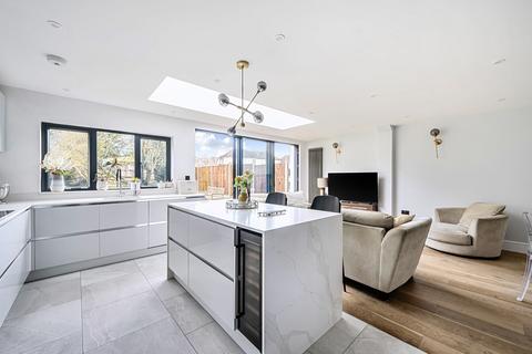 undefined, Kingswood Avenue, South Croydon