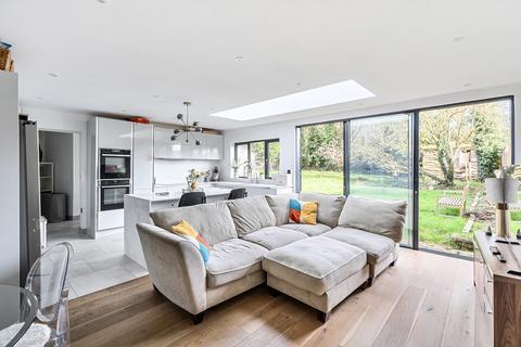 3 bedroom semi-detached house for sale, Kingswood Avenue, South Croydon