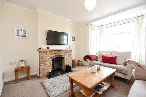 2 bedroom bungalow for sale, Fambridge Road, Rochford, Essex, SS4