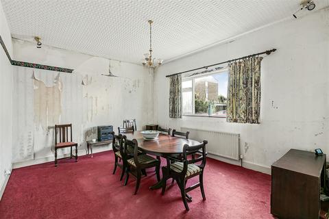 undefined, Elm Road, Kingston Upon Thames KT2