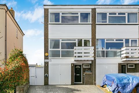 3 bedroom end of terrace house for sale - Brooklands Terrace, Green Street, Sunbury-on-Thames, Surrey, TW16