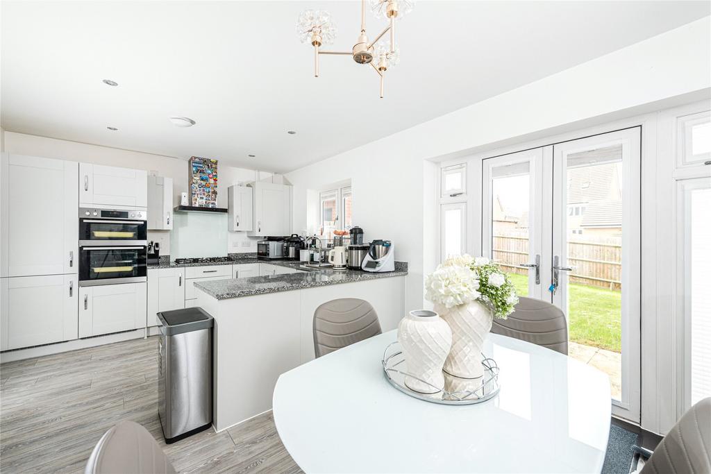 Kitchen/Breakfast Rm