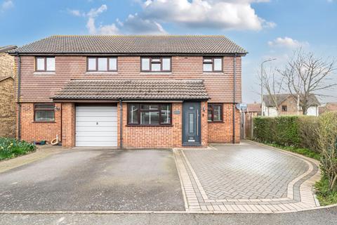 4 bedroom semi-detached house for sale, Springett Close, Eccles, Aylesford