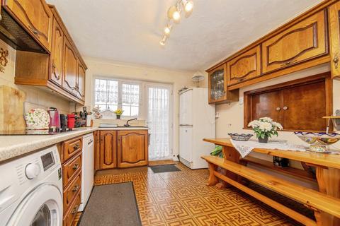 4 bedroom terraced house for sale, Antonio Walk, Colchester