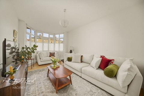 2 bedroom flat for sale, Tudor Grove, London E9