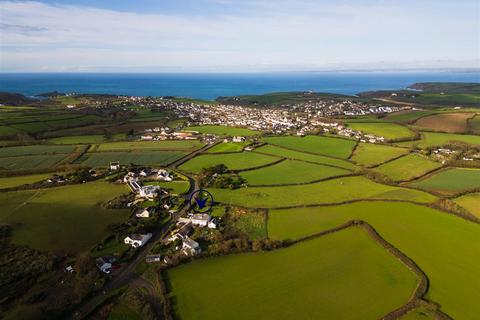 undefined, Meaver Road, Mullion TR12