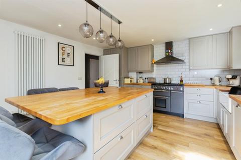 5 bedroom detached house for sale, Morgan Drive, Aylesbury