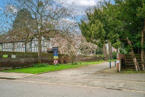 undefined, Maddison Close, Teddington, TW11