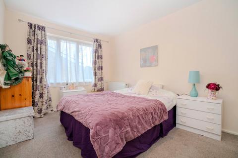 undefined, Maddison Close, Teddington, TW11