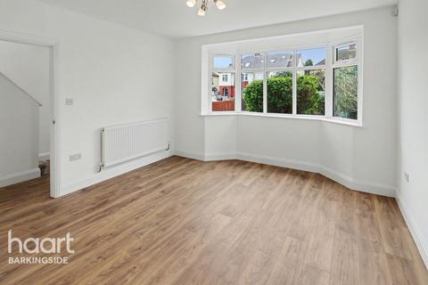 3 bedroom semi-detached house for sale, Longport Close, Hainault