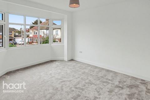 3 bedroom semi-detached house for sale, Longport Close, Hainault