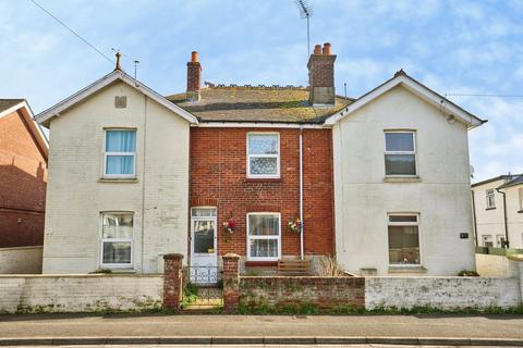 3 bedroom terraced house for sale - Avenue Road, Sandown PO36