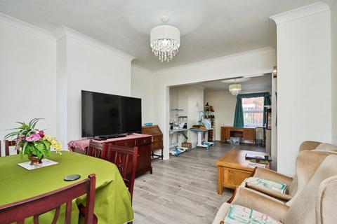 3 bedroom terraced house for sale, Avenue Road, Sandown PO36