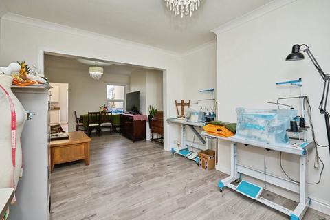 3 bedroom terraced house for sale, Avenue Road, Sandown PO36