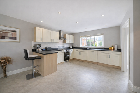 4 bedroom detached house for sale, Perry Road, Dunmow CM6