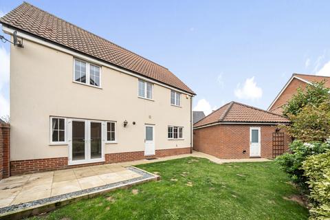 4 bedroom detached house for sale, Perry Road, Dunmow CM6