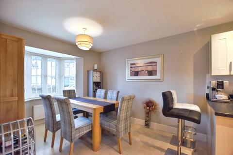 4 bedroom detached house for sale, Perry Road, Dunmow CM6