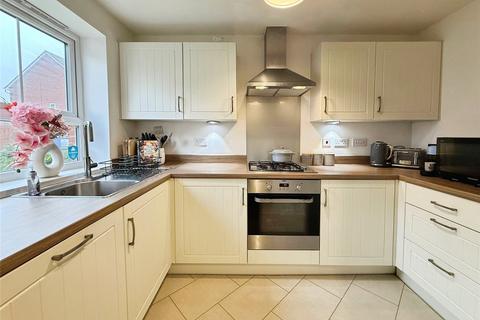 2 bedroom terraced house for sale, Compton Mead, Berkshire RG45