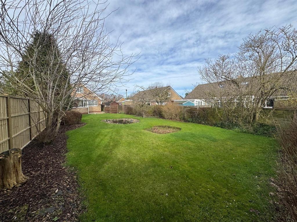 Rear garden 4.jpg