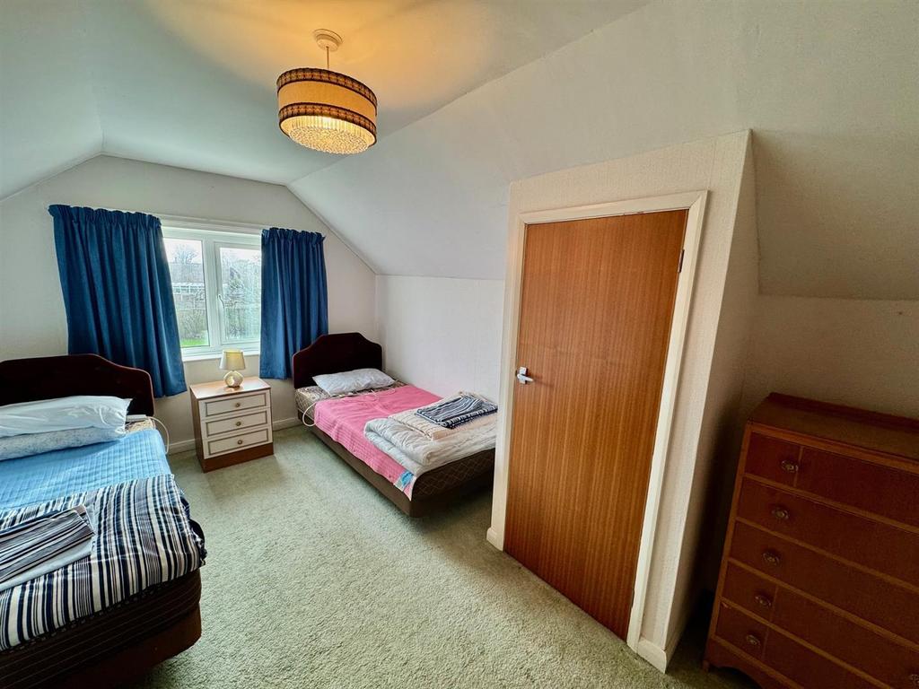 Bedroom 2 2.jpg