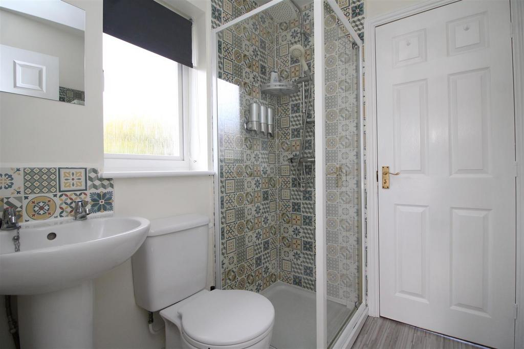 Jack and jill ensuite .JPG