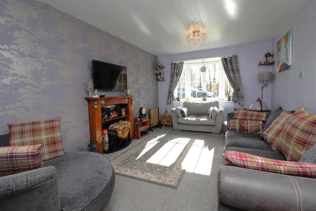 Living room 1.JPG