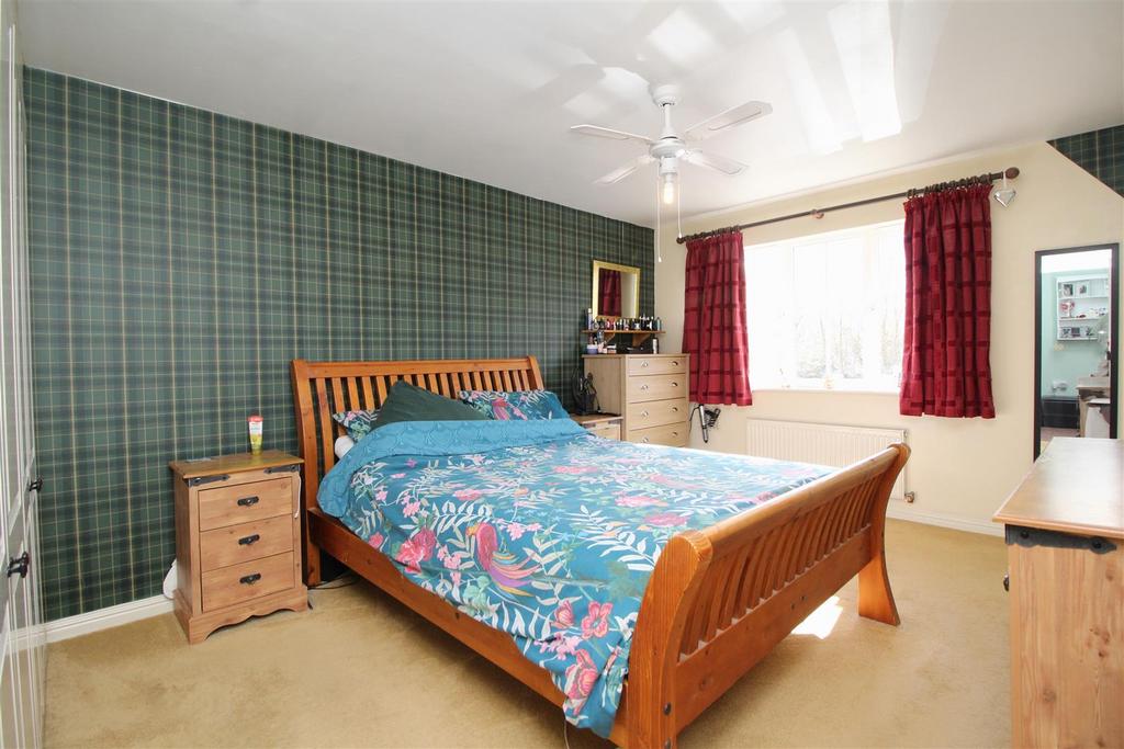 Bedroom 1 .JPG