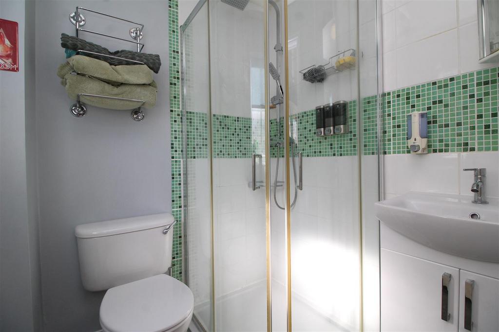 Ensuite .JPG