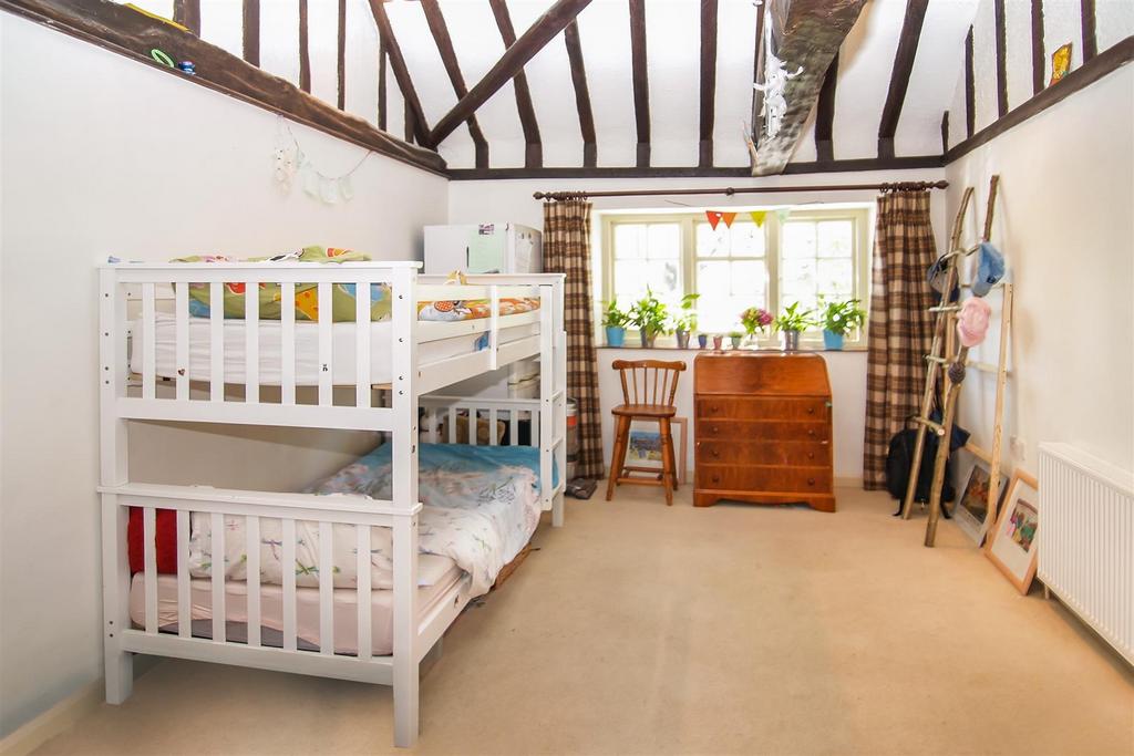 Childs bedroom.jpg