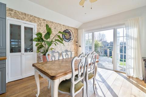 2 bedroom bungalow for sale, The Creek, Lower Sunbury, TW16