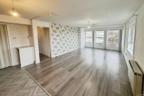 2 bedroom flat to rent, Clydebank, West Dunbartonshire G81