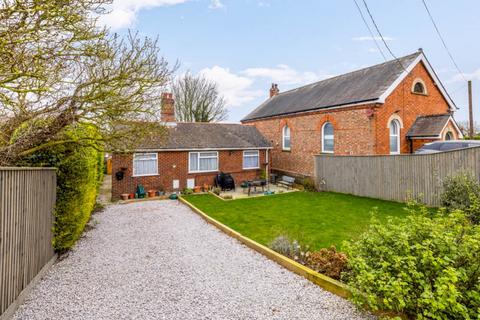 2 bedroom bungalow for sale - Barrier Bank, Cowbit, Spalding, Lincolnshire, PE12