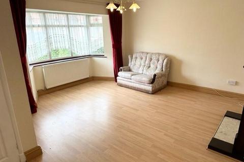 3 bedroom semi-detached house to rent, Buildwas Close, Bloxwich, Walsall