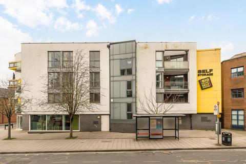2 bedroom flat to rent, London Road, Kingston Upon Thames KT2