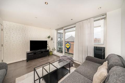 2 bedroom flat to rent, London Road, Kingston Upon Thames KT2