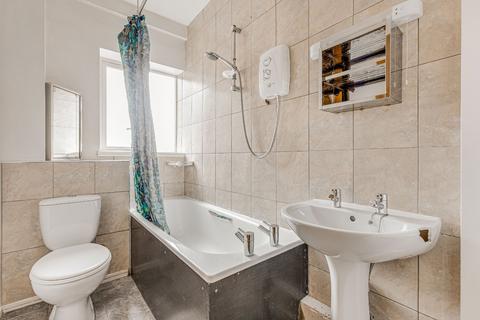 1 bedroom flat to rent, Falcon Road, London