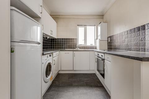 1 bedroom flat to rent, Falcon Road, London