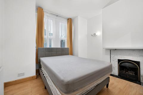 3 bedroom house to rent, Troughton Road, Charlton, London