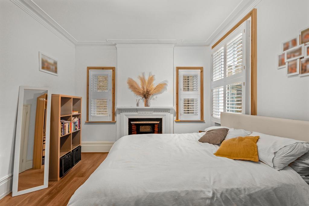 Bedroom 1b