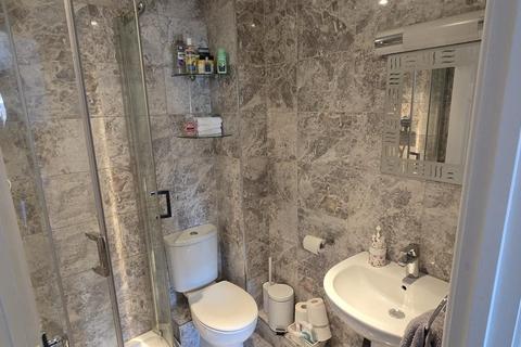 2 bedroom flat for sale, St. James Road, Fleet GU51