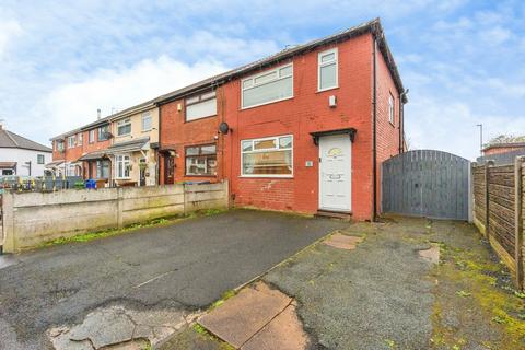 4 bedroom end of terrace house for sale, Old Farm Crescent, Manchester, M43