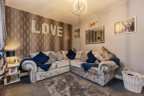 4 bedroom end of terrace house for sale, Old Farm Crescent, Manchester, M43