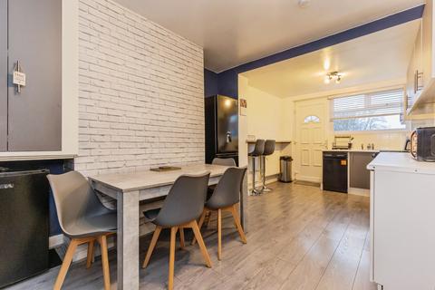 4 bedroom end of terrace house for sale, Old Farm Crescent, Manchester, M43