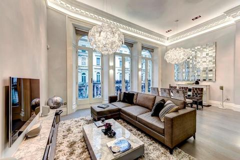 2 bedroom apartment to rent, De Vere Gardens, London W8