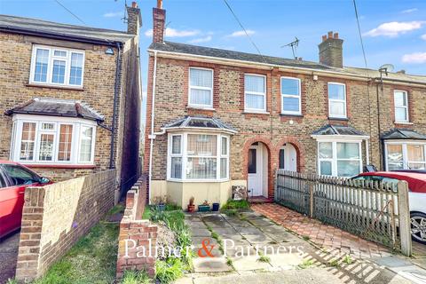 3 bedroom end of terrace house for sale, Henry Road, Essex CM1