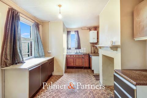 3 bedroom end of terrace house for sale, Henry Road, Essex CM1