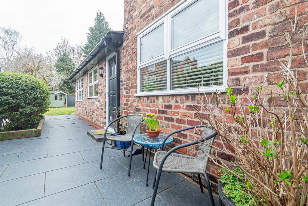 Side Courtyard Garden