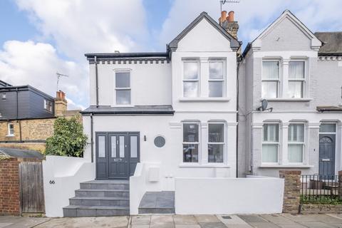 4 bedroom end of terrace house to rent, Bassingham Road London SW18