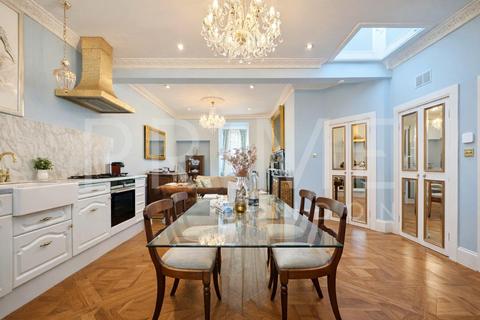 undefined, 24 Sloane Gardens, Sloane Square SW1W